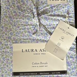 Laura Ashley, Twin XL sheet set NWT